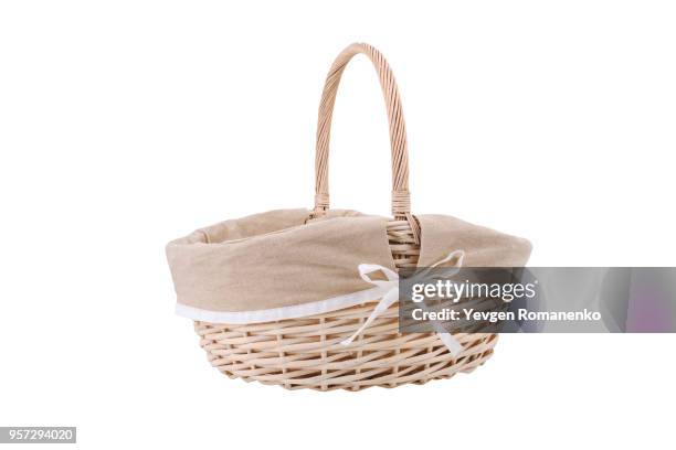 vintage wicker basket isolated on white background - mimbre fotografías e imágenes de stock