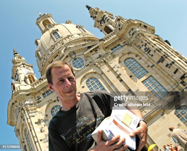 Acht Jahre baute der Maurerpolier Tobis Lochman mit beim Wiederaufbau der Frauenkirche in Dresden. Er setzte am mit einem Kollegen den letzten...