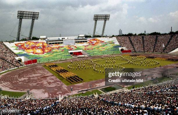 Vom 27. Juli bis 2. August 1987 findet in Leipzig das VIII. Turn- und Sportfest der DDR und die XI. Kinder- und Jugendspartakiade statt - die...