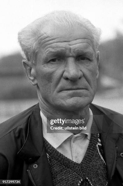 Kurt Zapf, der frühere Abwehrspieler des SC Empor und des FC Hansa Rostock, auf einem undatierten Archivfoto aus dem Jahr 1990. Zapf bestritt für die...