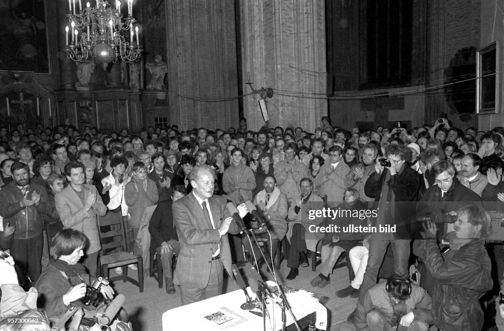 DDR- Willy Brandt in Rosctock - Gauck 1989