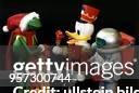 Nussknacker in Form von Frosch Kermit, Donald Duck und einem Astronauten
