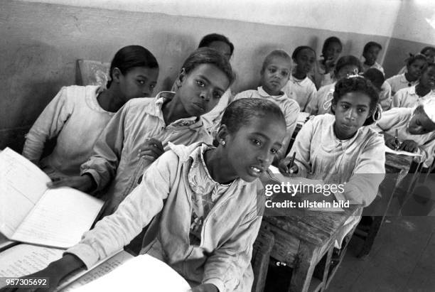 Schüler in einer Schule bei Assuan , aufgenommen 1972.