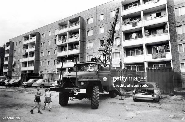 Aus den Plattenwohungen an der Stauffenbergallee in Dresden ziehen ab 1990 die Angehörigen der Gruppe der Sowjetischen Streitkräfte in Deutschland...