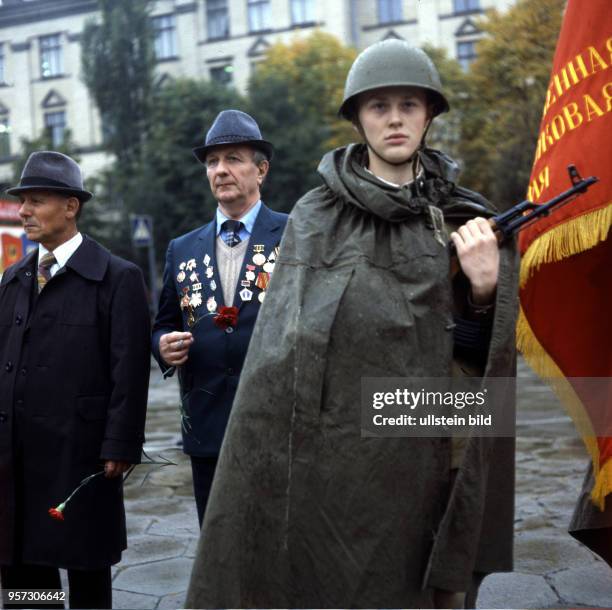 Vom 12. Bis 17. Oktober 1983 findet in Kiew in der Sowjetunion das VI. Festival der Freundschaft zwischen der sowjetischen Jugendorganisation...