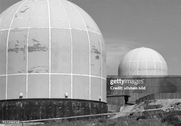 Kuppel-Bauten auf dem Brocken, aufgenommen im Februar 1993. Als Stasi-Moschee bezeichnet , war hier neben einer Abhöreinrichtung des sowjetischen...