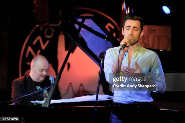 Ian Haw 46 Ian Shaw (Singer) Stock Photos, High-Res Pictures, and Images ...