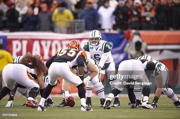 Playoffs: New York Jets QB Mark Sanchez calling signals before snap during game vs Cincinnati Bengals. Cincinnati, OH 1/9/2010 CREDIT: David Bergman