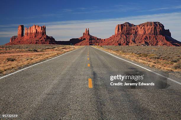 road through the southwest - monument valley stock pictures, royalty-free photos & images