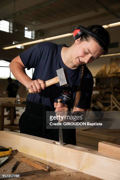 On the occasion of the draft law on the reform of apprenticeship, Paris Match has followed apprentices in different trades. Here, Laurine , C.A.P....