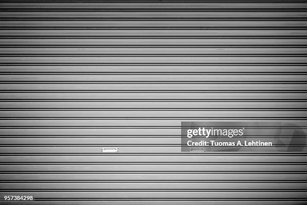 garage door background - corrugated metal 個照片及圖片檔