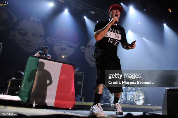 Fred Durst of Limp Bizkit performs at Palasharp on June 14, 2009 in Milan, Italy.