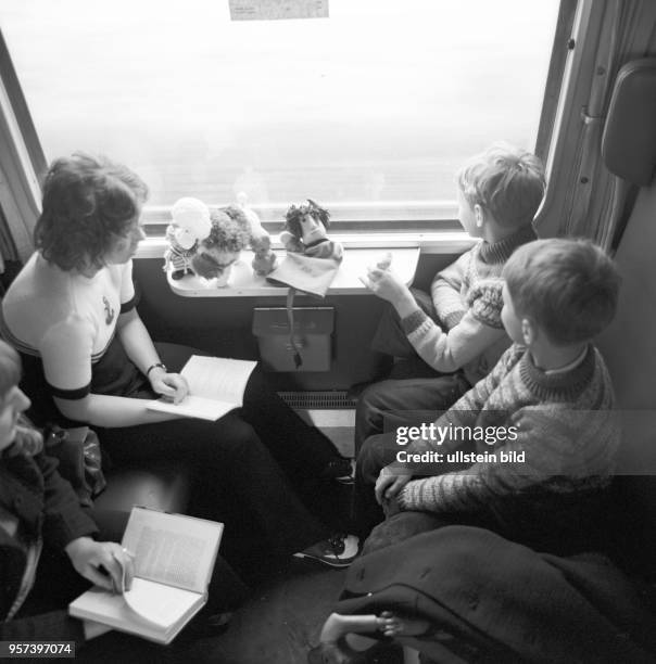 Die Schweriner Familie Bockisch ist im Zug unterwegs, um in ihrem Urlaub einen Ausflug von Stolberg im Harz nach Quedlinburg zu machen, aufgenommen...