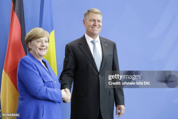 Bundeskanzlerin Angela Merkel, Präsident von Rumänien, Klaus Iohannis, Deutschland, Berlin, Bundeskanzleramt, Gemeinsame Presseunterrichtung nach dem...