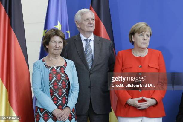 Dr. Thea Dückert. Ehemaliges Mitglied des Deutschen Bundestages, Hanns-Eberhard Schleyer. Rechtsanwalt, Bundeskanzlerin Angela Merkel, Deutschland,...