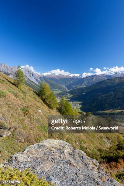 mountain peak, valdidentro, valtellina, italy - paesaggi 個照片及圖片檔