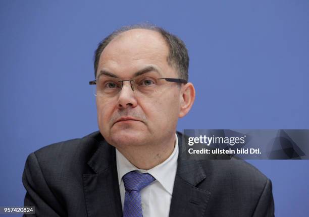 Bundesminister für Ernährung und Landwirtschaft Christian Schmidt, Deutschland, Berlin, Bundespressekonferenz, Thema: Deutschland, wie es isst, der...