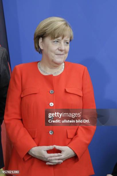 Bundeskanzlerin Angela Merkel, Deutschland, Berlin, Bundeskanzleramt, Übergabe des Jahresberichts 2017 des Nationalen Normenkontrollrates an BK'in...