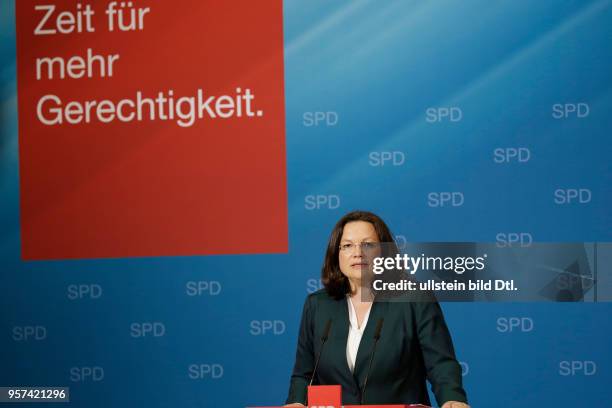 Arbeitsministerin Andrea Nahles, Deutschland, Berlin, Willy-Brandt- Haus, SPD Pressekonferenz mit Martin Schulz und Andrea Nahles.Thema: Schwerpunkte...