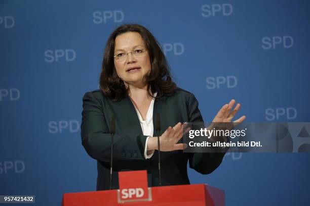 Arbeitsministerin Andrea Nahles, Deutschland, Berlin, Willy-Brandt- Haus, SPD Pressekonferenz mit Martin Schulz und Andrea Nahles.Thema: Schwerpunkte...