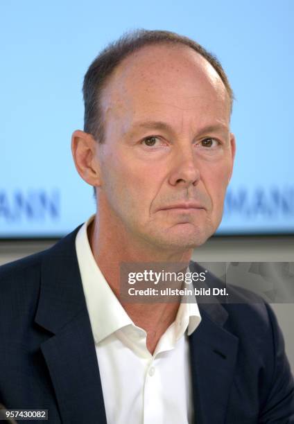 Thomas Rabe Ceo 612 Thomas Rabe Stock Photos, High-Res Pictures, and Images - Getty Images