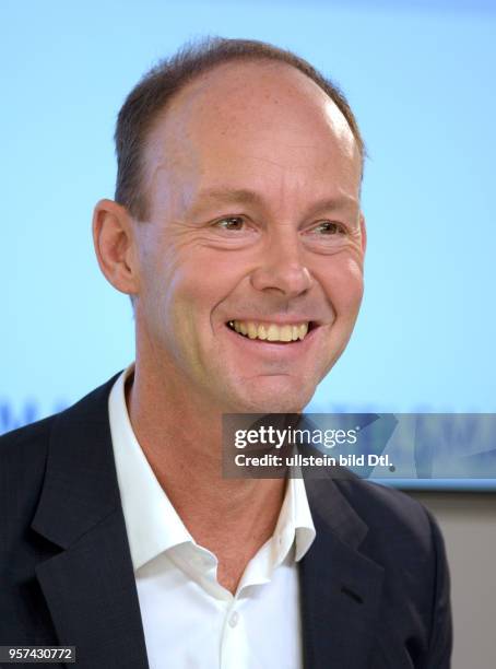 Thomas Rabe Bertelsmann Photos Photos and Premium High Res Pictures - Getty Images