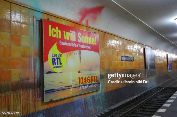 Der U-Bahnhof Rosenthaler Platz wird waehrend der Fashion Week 2017 stark frequentiert werden, da er zum Veranstaltungs- ort guenstig angebunden ist.