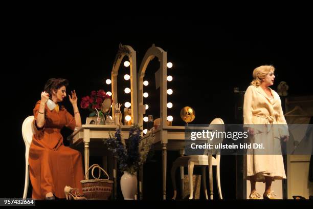 Die Schauspieler Désirée Nick , Manon Straché aufgenommen bei Proben zu dem Theaterstück Bette & Joan im Theater am Kudamm in Berlin Charlottenburg....