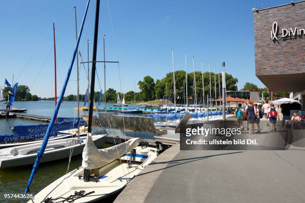 Muenster, Westphalia, Muensterland, North Rhine-Westphalia, NRW, boats on the Aa Lake, Aasee, boat harbour, sailing boats, boat rental, Aasee...