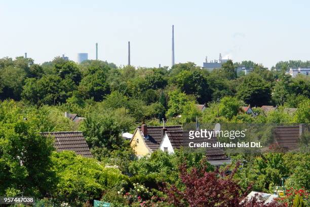 Overlooking the allotments settlement 'Am Kanal' to industrial plants Steag power plant and Aurubis recycling center