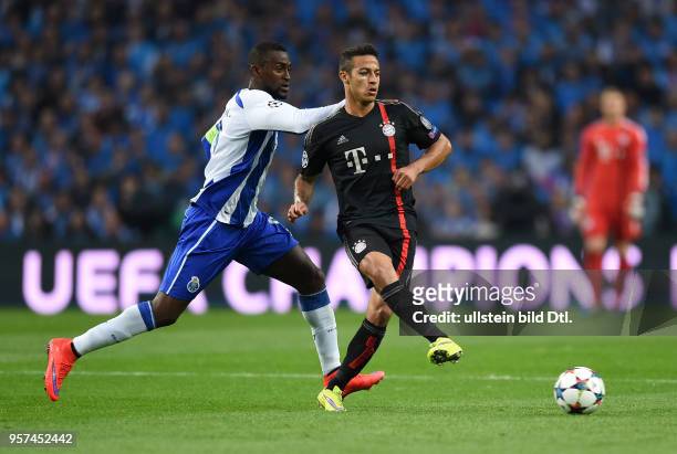 Porto - FC Bayern Muenchen Jackson Martinez gegen Thiago Alcantara