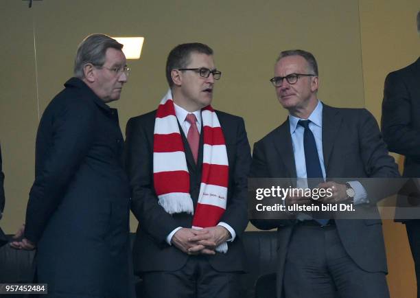 Porto - FC Bayern Muenchen Praesident Karl Hopfner, Finanzvorstand Jan-Christian Dreesen und Vorstandsvorsitzender Karl Heinz Rummenigge auf der...