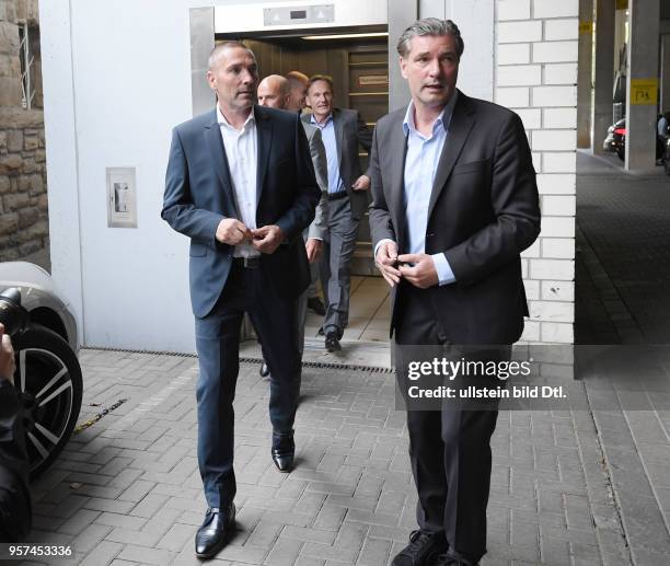 Fussball GER, 1. Bundesliga Saison 2017 2018, Pressekonferenz von Borussia Dortmund zur Neuvorstellung von Trainer Peter Bosz. Co Trainer Hendrie...