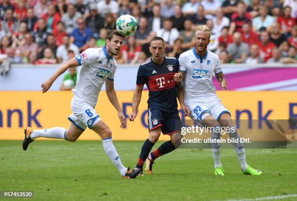 Fussball GER, 1. Bundesliga, Telekom Cup 2017, 2. Halbfinale, FC Bayern Muenchen - TSG Hoffenheim, v.re., Kevin Vogt , Franck Ribery , Havard...