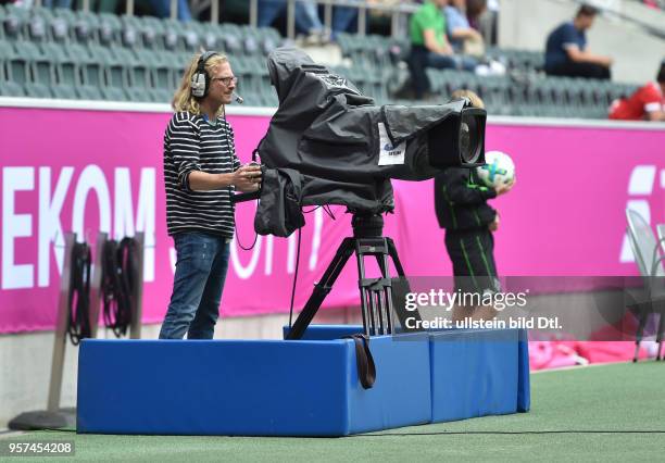 Fussball GER, 1. Bundesliga, Telekom Cup 2017, 1. Halbfinale, Borussia Moenchengladbach - SV Werder Bremen,01 TV Fernsehkamera