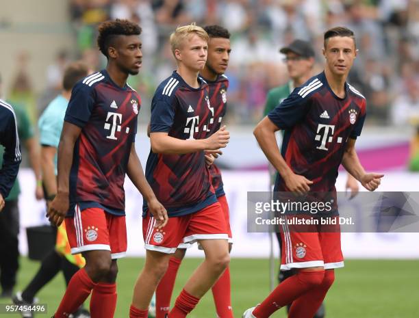 Fussball GER, 1. Bundesliga, Telekom Cup 2017, Finale, SV Werder Bremen - FC Bayern Muenchen, v.re., Marco Friedl , Corentin Tolisso , Felix Goetze,...
