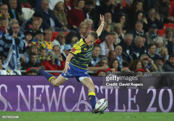 Gareth Anscombe of Cardiff Blues kicks a penalty to win the European Rugby Challenge Cup Final match between Cardiff Blues and Gloucester Rugby at...