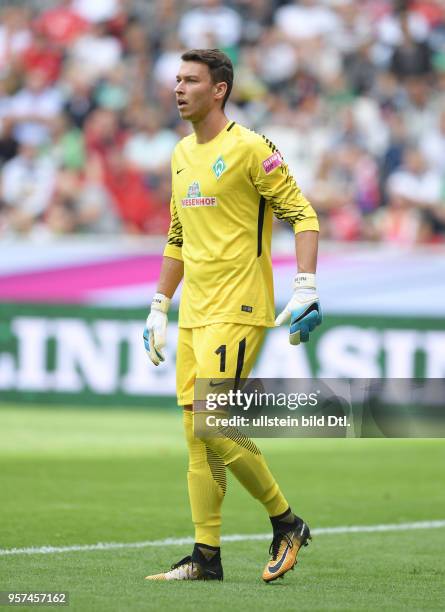 Fussball GER, 1. Bundesliga, Telekom Cup 2017, 1. Halbfinale, Borussia Moenchengladbach - SV Werder Bremen, Torwart Jiri Pavlenka