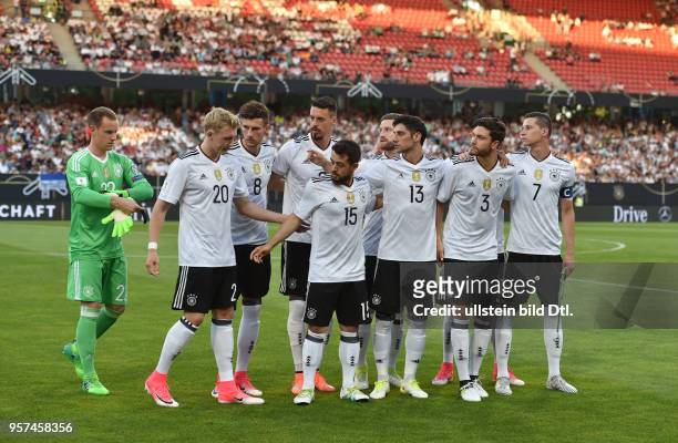 Fussball Nationalmannschaft 2017, WM Qualifikationsspiel, Deutschland - San Marino 7-0, die Deutschen Spieler bereiten sich auf das Mannschaftsfoto...
