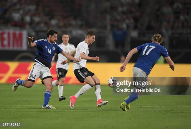 Fussball Nationalmannschaft 2017, WM Qualifikationsspiel, Deutschland - San Marino 7-0, v.li., Michele Cervellini , Leon Goretzka , Juri Biordi