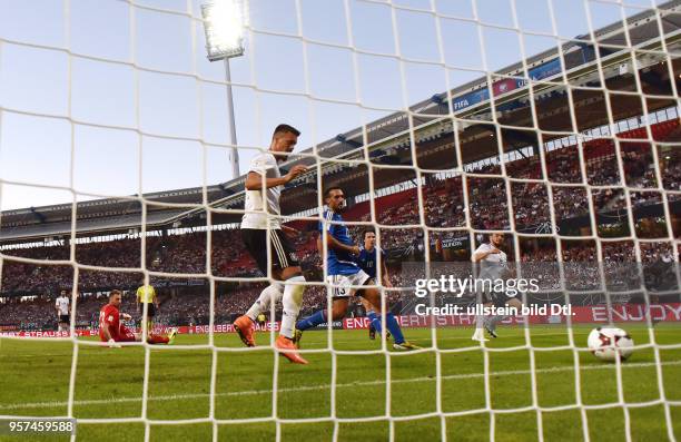 Fussball Nationalmannschaft 2017, WM Qualifikationsspiel, Deutschland - San Marino, Amin Younes , hinten rechts, erzielt das Tor zum 4-0