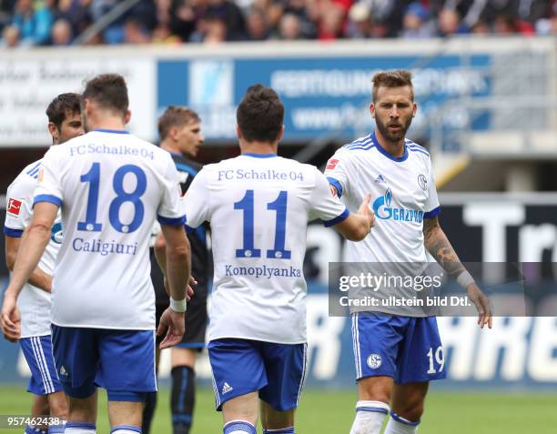 Fussball GER, 1. Bundesliga Saison 2017 2018, Testspiel, SC Paderborn - FC Schalke 04 0-1, Jubel Guido Burgstaller , Yevhen Konoplyanka , Daniel...