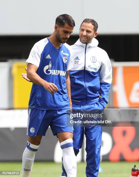 Fussball GER, 1. Bundesliga Saison 2017 2018, Testspiel, SC Paderborn - FC Schalke 04 0-1, Trainer Domenico Tedesco , re., mit Pablo Insua