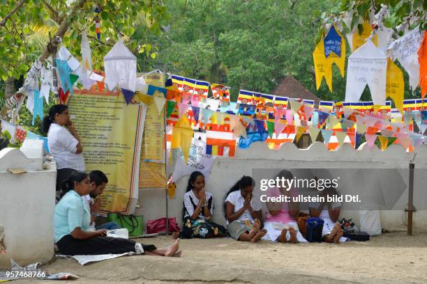 Betende, Zahntempel ´Sri Dalada Maligawa´, Kandy, Sri Lanka