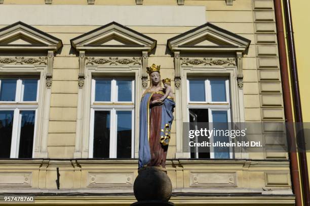 Figur, Madonna mit Kind, Altbauten, Stary Targ, Cieszyn, Polen