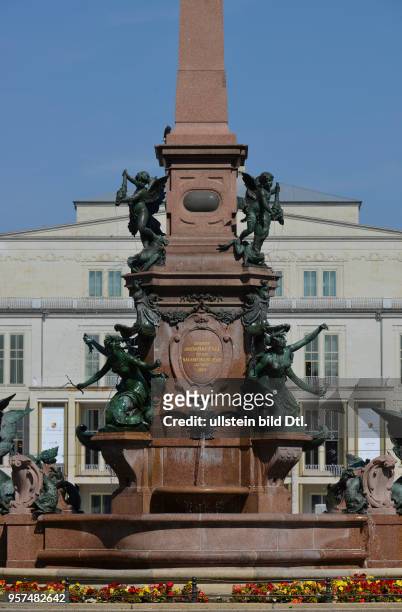 Mendebrunnen, Opernhaus, Augustplatz, Leipzig, Sachsen, Deutschland