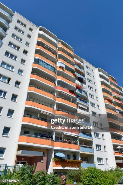 Wohnhaus, Allee der Kosmonauten, Marzahn, Berlin, Deutschland