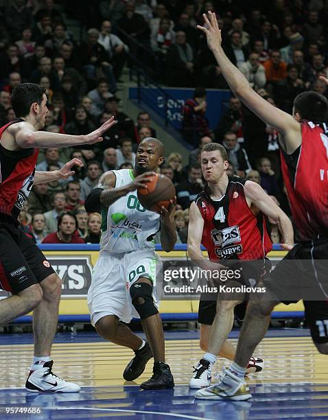 Omar Cook, #00 of Unicaja competes with Bojan Popovic, #4 of Lietuvos Rytas warms up before the Euroleague Basketball Regular Season 2009-2010 Game...