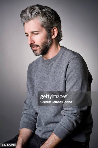 36,373 Man Looking Down Side View Photos and Premium High Res Pictures -  Getty Images