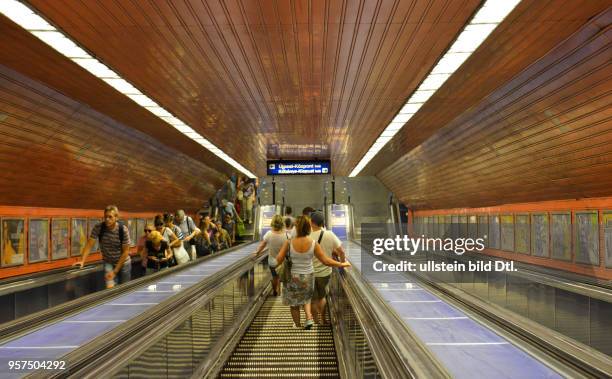 Rolltreppe U-Bahnstation, Budapest, Ungarn